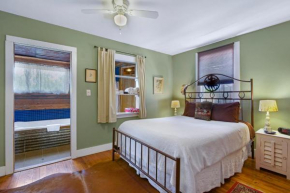 Swing On Inn- Honeycomb Hideaway Suite